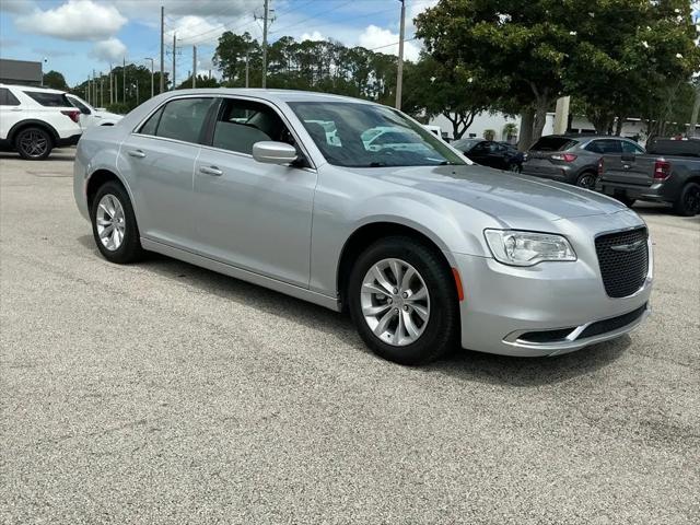 2023 Chrysler 300 Touring