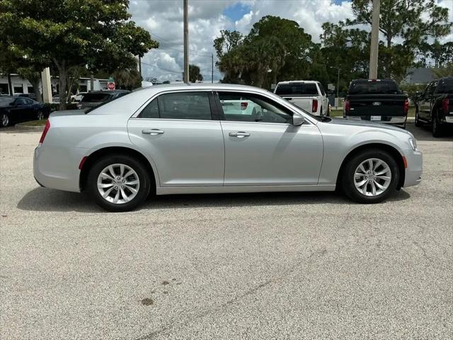 2023 Chrysler 300 Touring