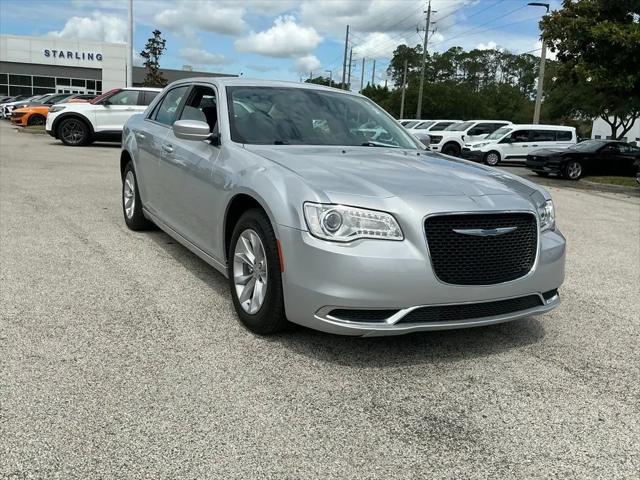 2023 Chrysler 300 Touring