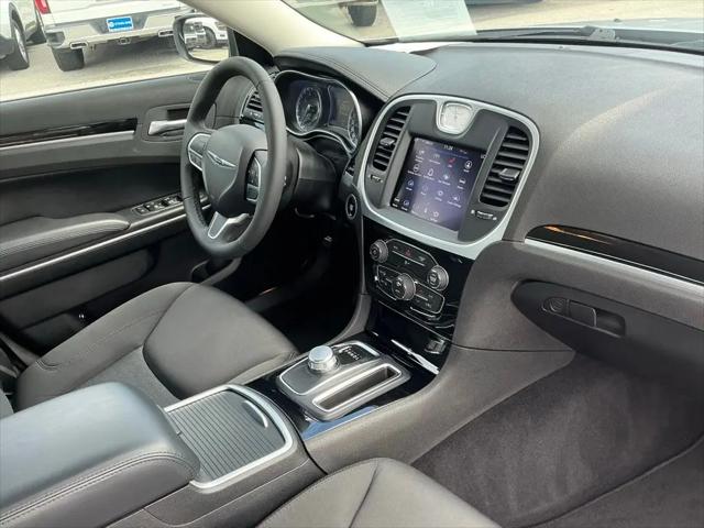 2023 Chrysler 300 Touring