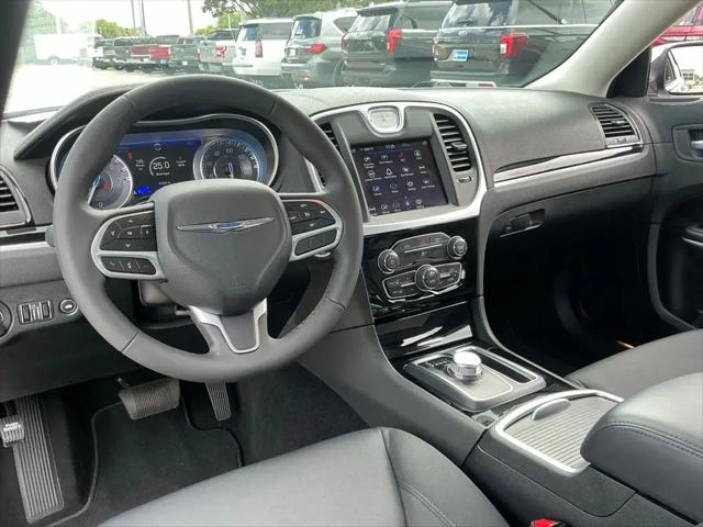 2023 Chrysler 300 Touring