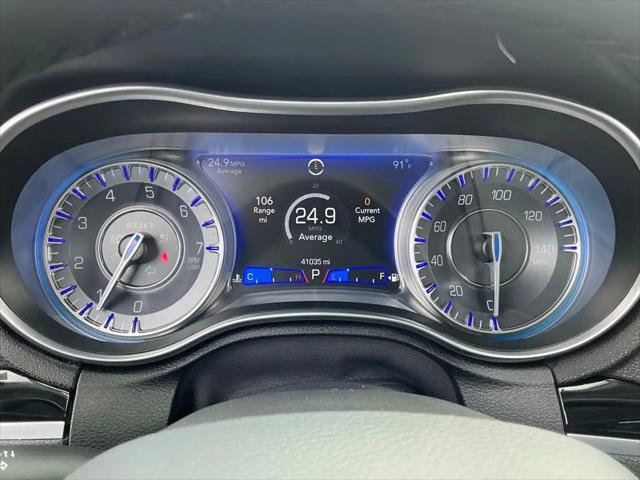 2023 Chrysler 300 Touring
