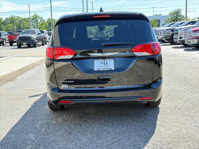 2025 Chrysler Voyager LX