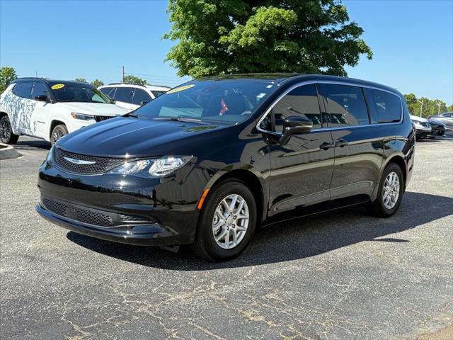 2025 Chrysler Voyager LX