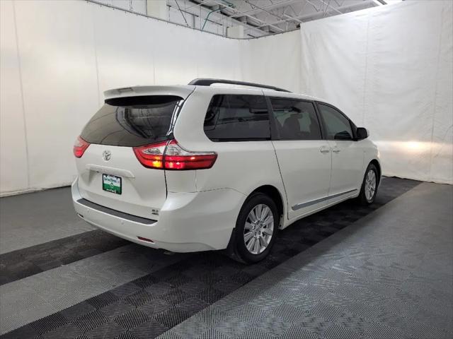 2017 Toyota Sienna XLE 7 Passenger