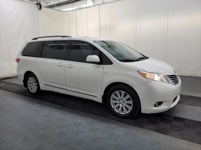 2017 Toyota Sienna XLE 7 Passenger