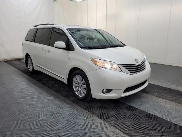 2017 Toyota Sienna XLE 7 Passenger