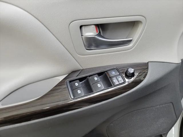 2017 Toyota Sienna XLE 7 Passenger