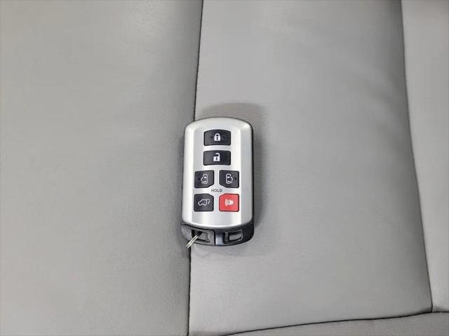 2017 Toyota Sienna XLE 7 Passenger