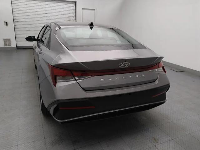 2024 Hyundai Elantra SE
