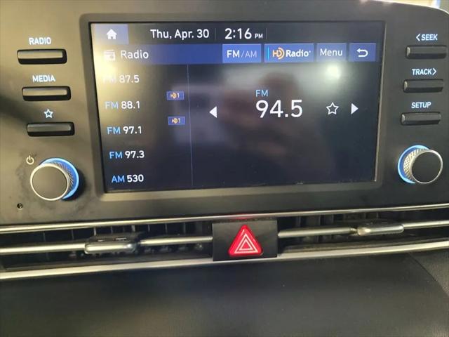 2024 Hyundai Elantra SE