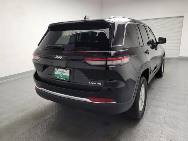 2024 Jeep Grand Cherokee Laredo 4x2