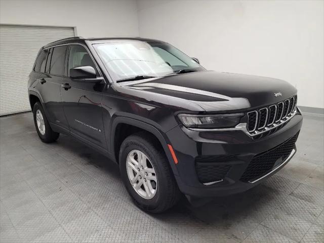 2024 Jeep Grand Cherokee Laredo 4x2
