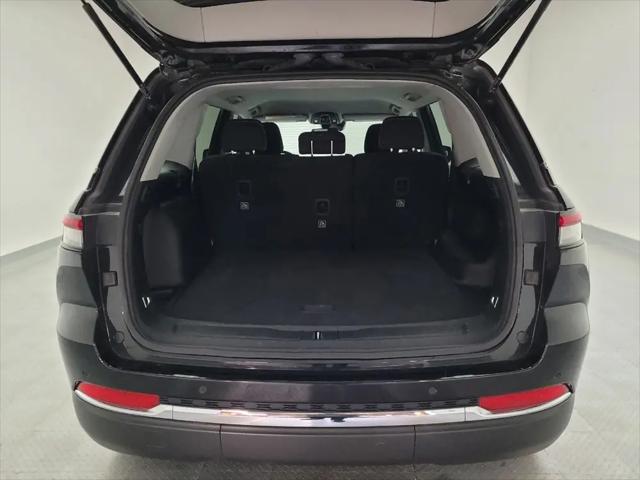 2024 Jeep Grand Cherokee Laredo 4x2