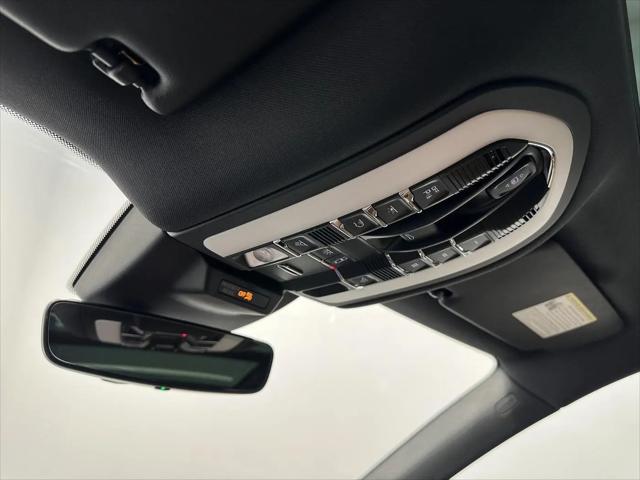 2023 Porsche Macan Macan