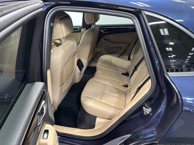 2023 Porsche Macan Macan