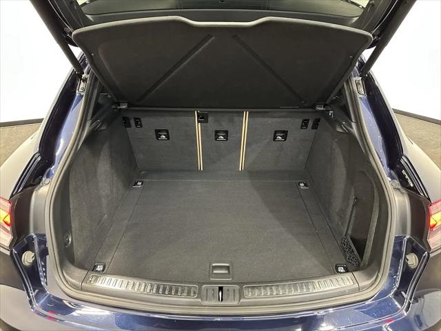 2023 Porsche Macan Macan