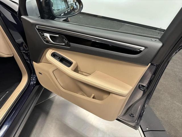 2023 Porsche Macan Macan