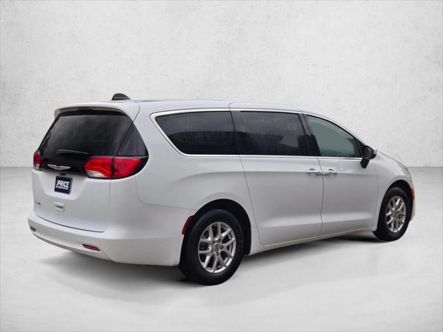 2023 Chrysler Voyager LX