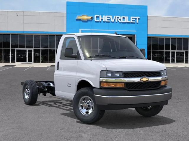 2025 Chevrolet Express Cutaway Work Van