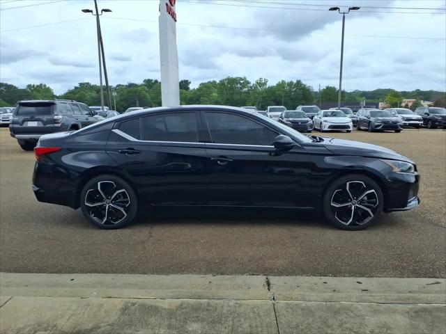 2025 Nissan Altima SR FWD