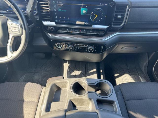 2023 Chevrolet Silverado 1500 4WD Crew Cab Standard Bed LT