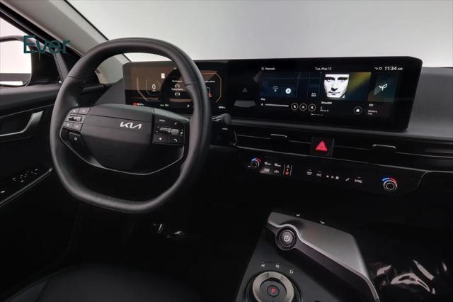 2025 Kia EV6 Light Long Range RWD