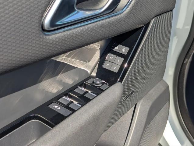 2022 Land Rover Range Rover Velar P250 R-Dynamic S