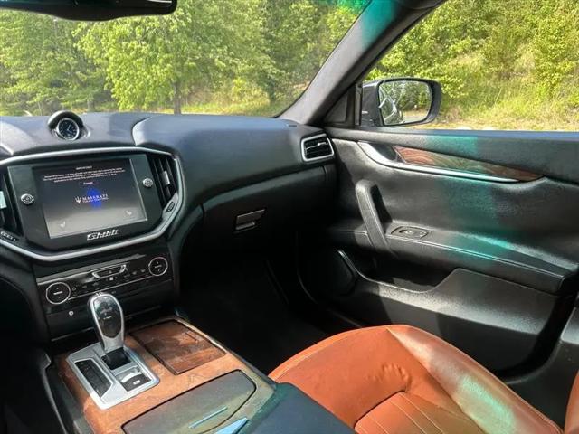 2016 Maserati Ghibli Standard