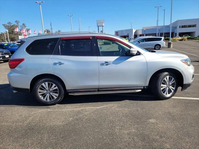 2019 Nissan Pathfinder SV