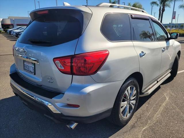 2019 Nissan Pathfinder SV