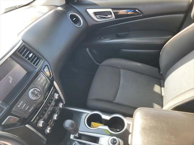 2019 Nissan Pathfinder SV