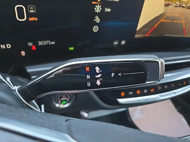 2024 Cadillac iQ Tech w/1SA
