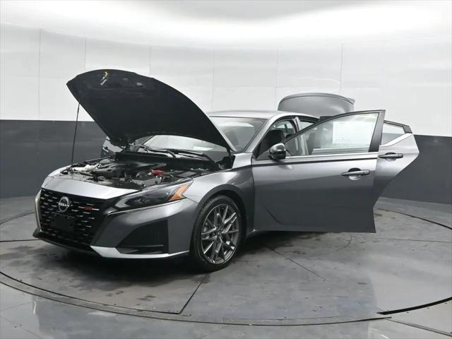 2023 Nissan Altima SR VC-Turbo FWD