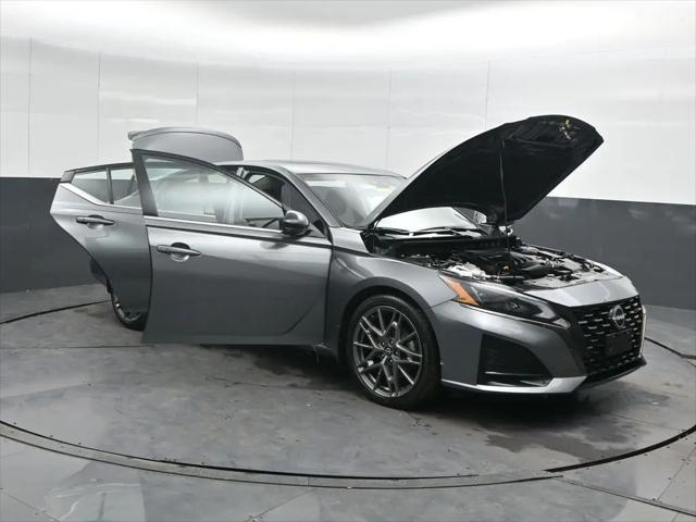 2023 Nissan Altima SR VC-Turbo FWD