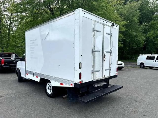 2017 GMC Savana Cutaway Work Van