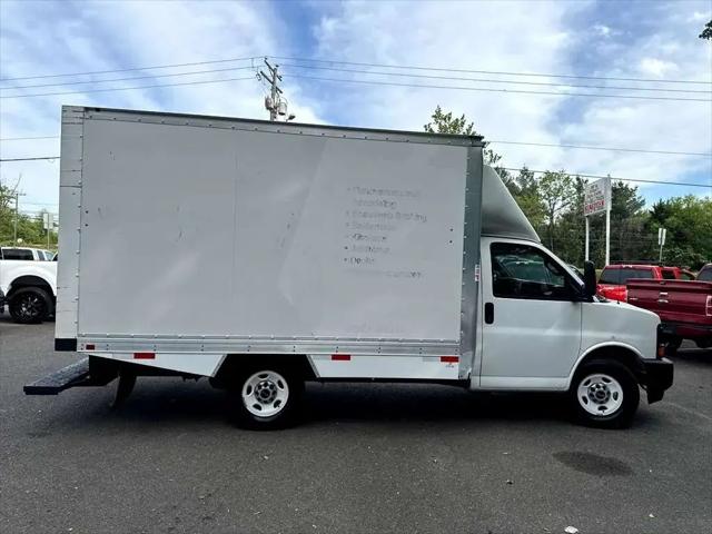 2017 GMC Savana Cutaway Work Van