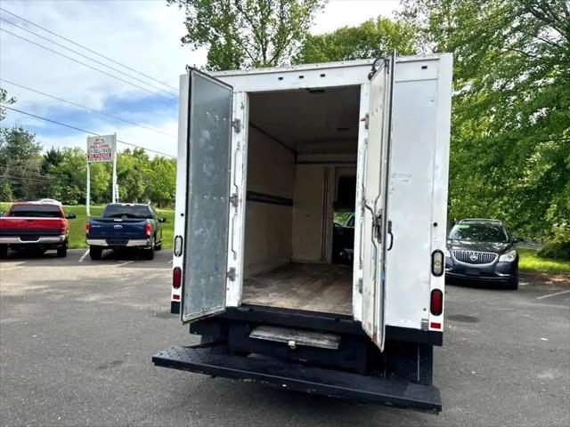 2017 GMC Savana Cutaway Work Van