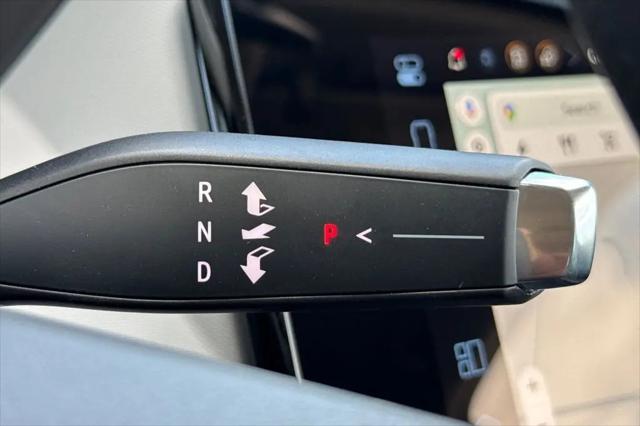 2027 Chevrolet Bolt LT FWD