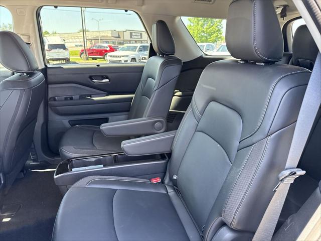 2024 Nissan Pathfinder SL 4WD