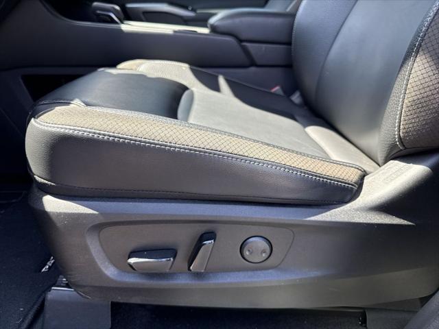 2024 Nissan Pathfinder SL 4WD