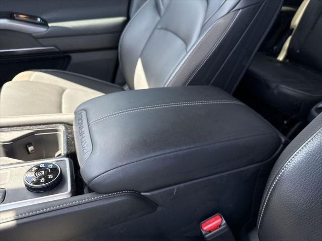 2024 Nissan Pathfinder SL 4WD