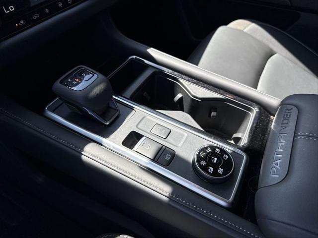 2024 Nissan Pathfinder SL 4WD