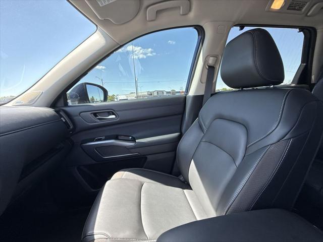 2024 Nissan Pathfinder SL 4WD