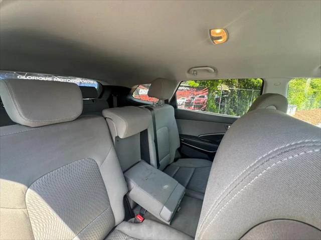 2017 Hyundai Santa Fe SE