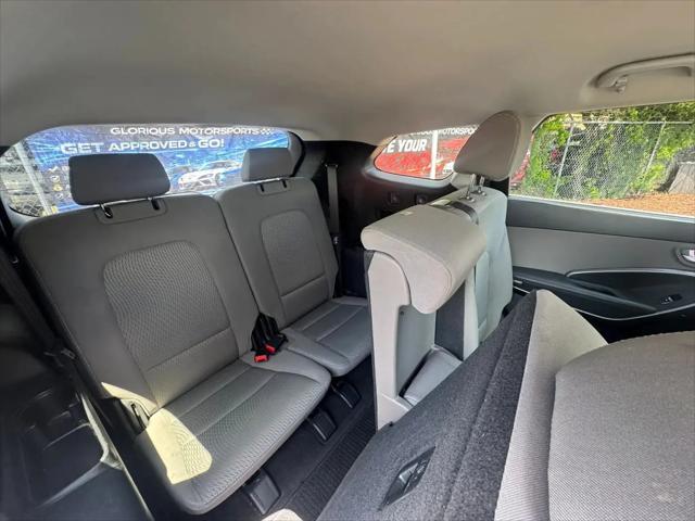 2017 Hyundai Santa Fe SE