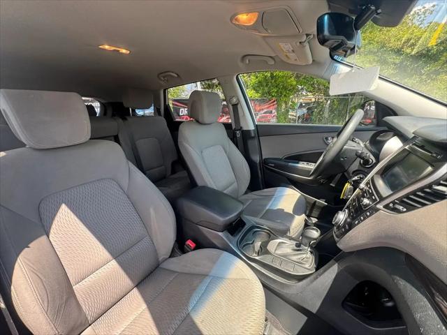 2017 Hyundai Santa Fe SE