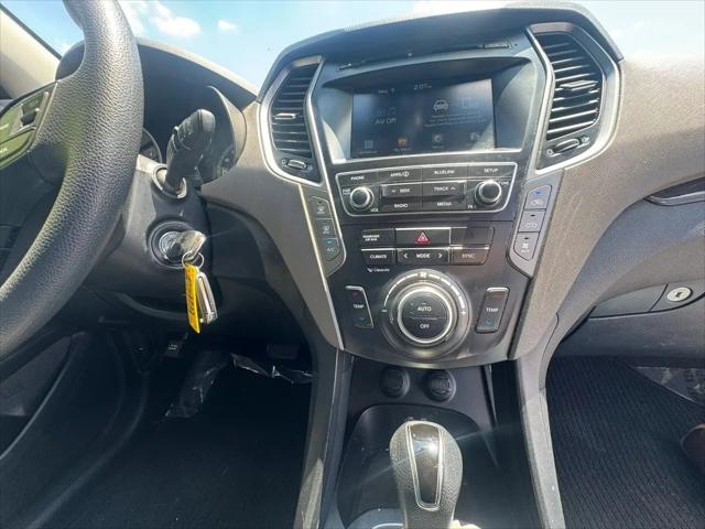 2017 Hyundai Santa Fe SE