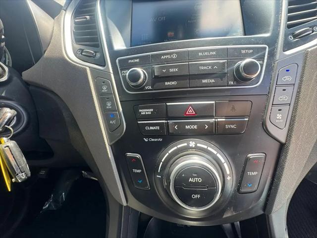 2017 Hyundai Santa Fe SE