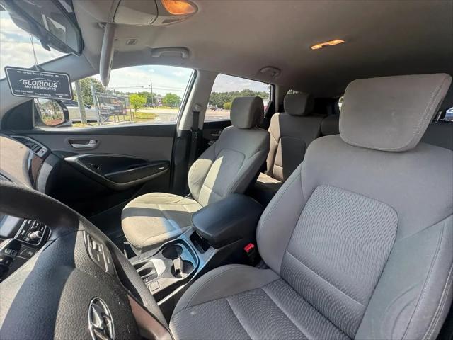 2017 Hyundai Santa Fe SE